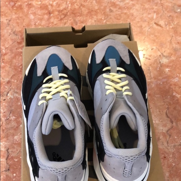 YEEZY BOOST WAVE RUNNER SIZE 9 - Picture 4 of 7
